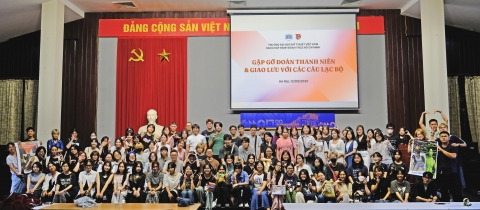 BUỔI GẶP GỠ CỦA ĐOÀN THANH NIÊN TRƯỜNG ĐẠI HỌC MỸ THUẬT VIỆT NAM VÀ TÂN SINH VIÊN NĂM HỌC 2025 – 2026